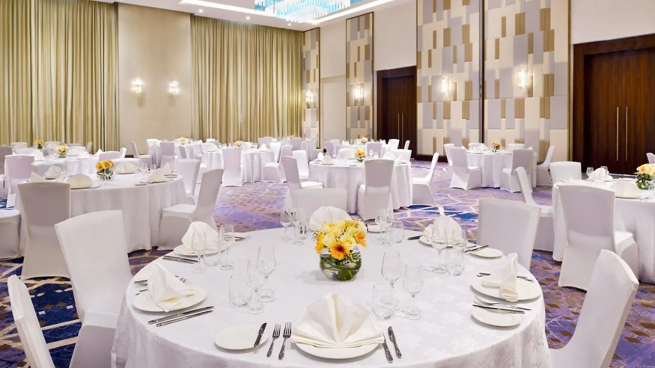 Staybridge Suites Dubai Al-Maktoum Airport By Ihg Aparthotel